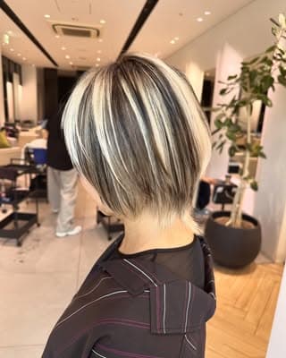 白髪を素材として活かすカラーデザイン。品よく仕上げます